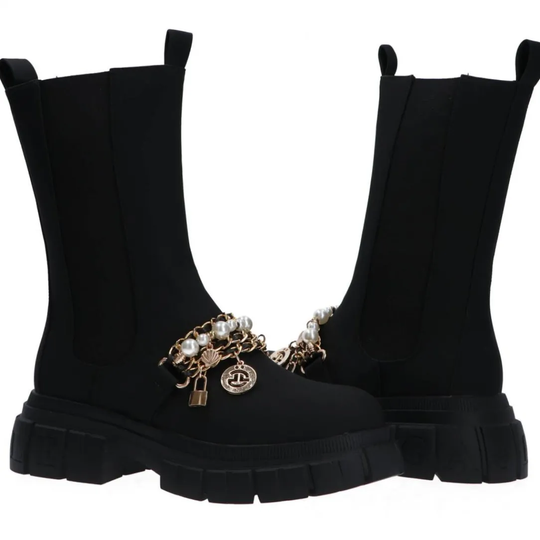 gbcdp_ecopelle_con_charms_2.webp Gaelle Paris Donna Stivaletti E Stivali-GBCDP3121 ECOPELLE CON CHARMS Nero