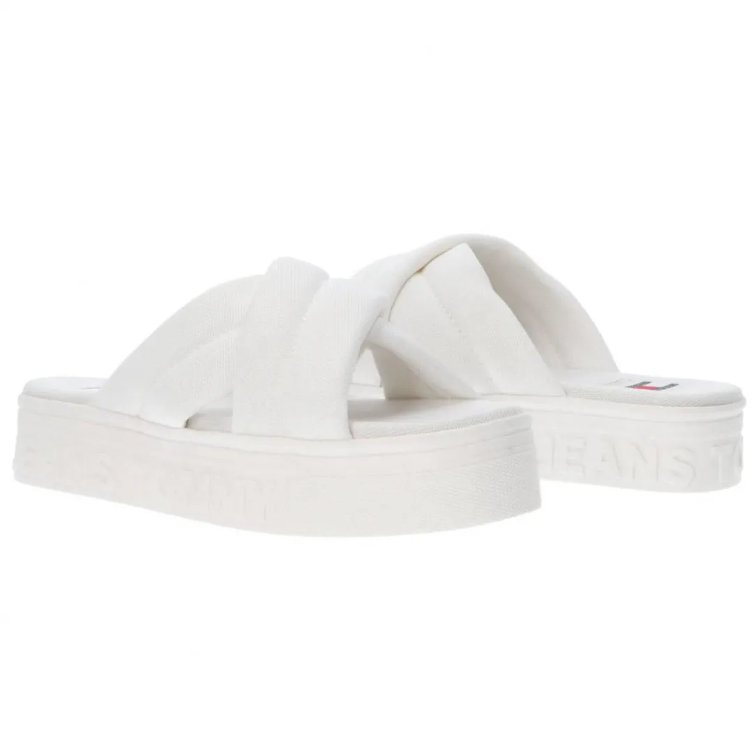 tjw_lettering_flatform_sa_2.webp Tommy Hilfiger Donna Sandali-TJW LETTERING FLATFORM SANDAL Bianco