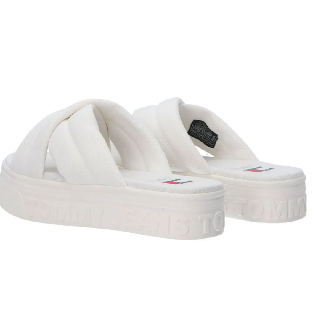 tjw_lettering_flatform_sa_3.webp Tommy Hilfiger Donna Sandali-TJW LETTERING FLATFORM SANDAL Bianco