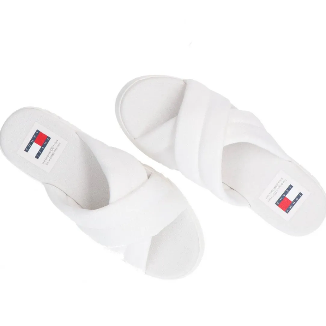 tjw_lettering_flatform_sa_4.webp Tommy Hilfiger Donna Sandali-TJW LETTERING FLATFORM SANDAL Bianco